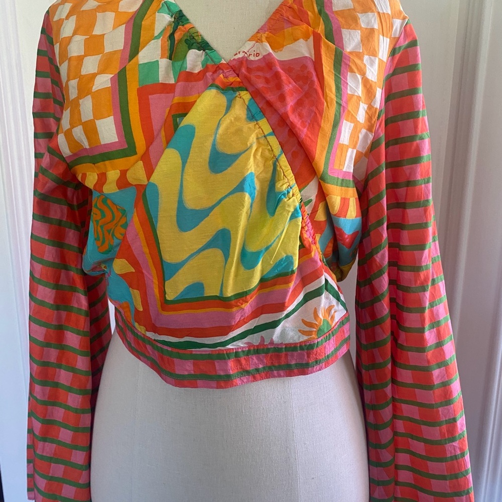 FARM Rio Multicolor Abstract Wrap Crop Top with Bell Sleeves size Large